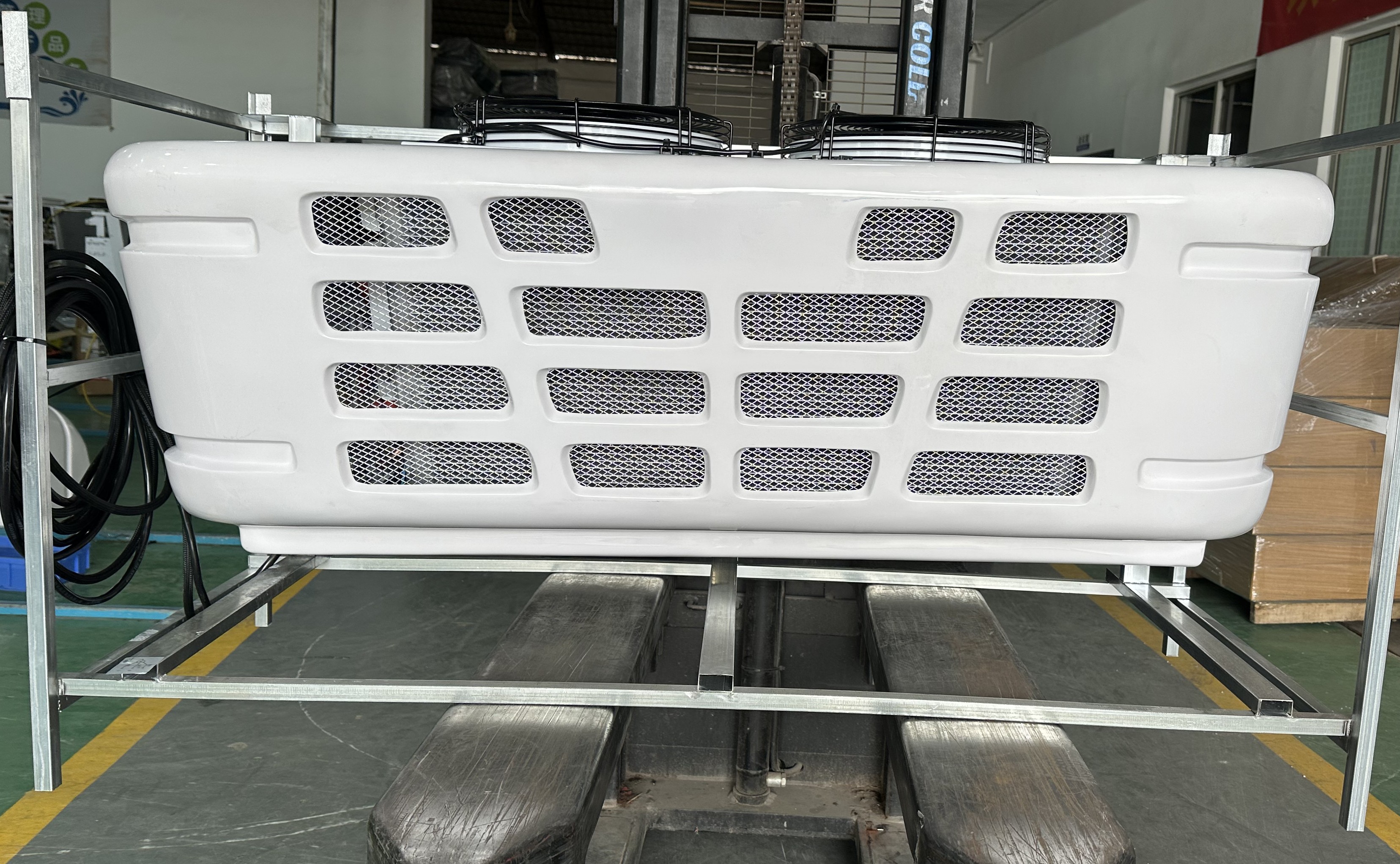 Small Mobile Trailer Refrigeration Units SC356 AD